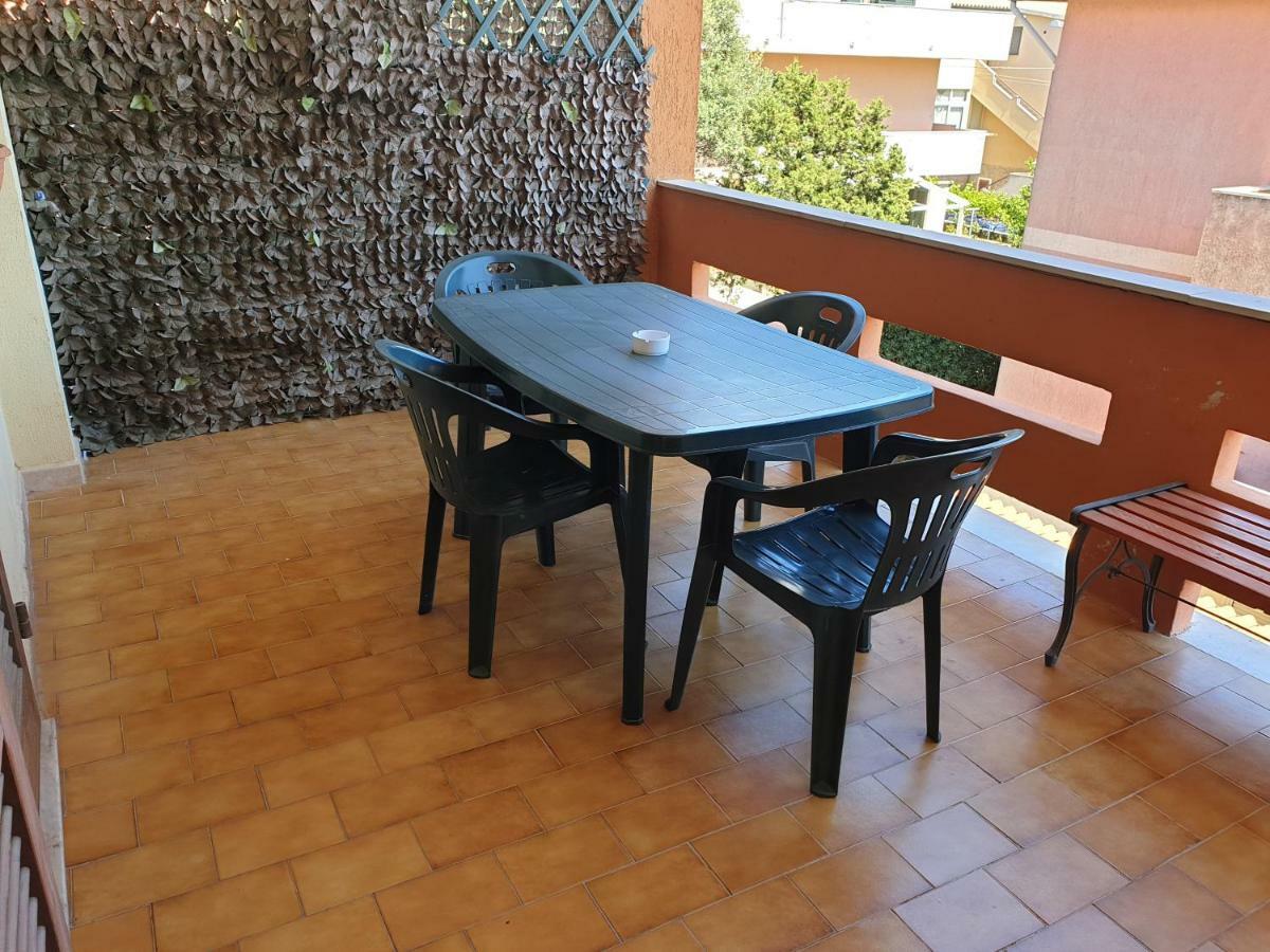 Guest House Tra Rocce E Mare La Maddalena  Exterior photo