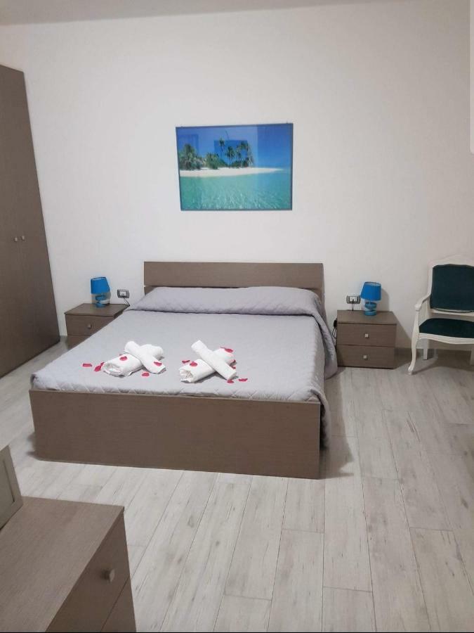 Guest House Tra Rocce E Mare La Maddalena  Exterior photo